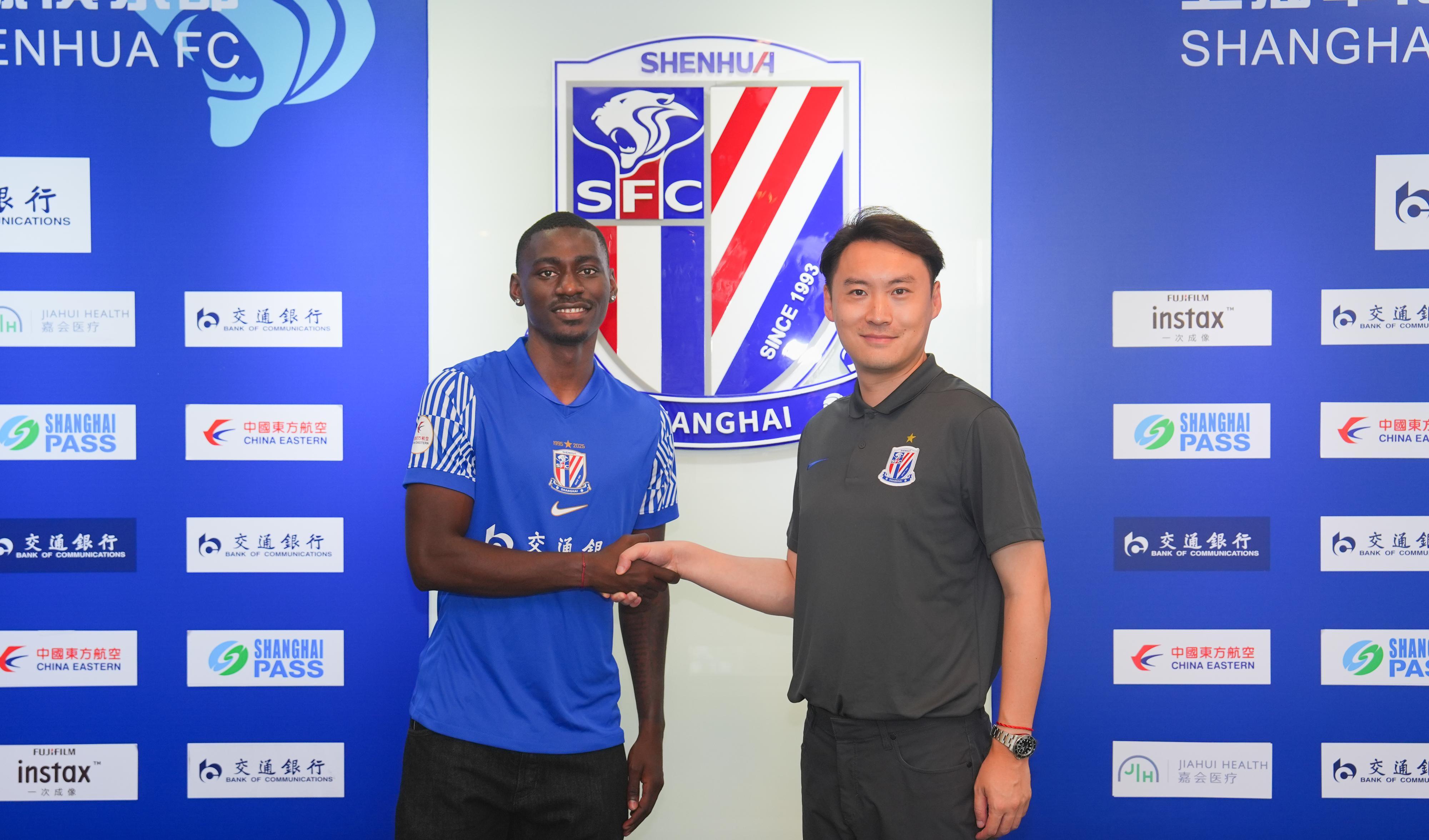 里程碑夜上海申花临场应变，葡超今晚刷纪录，更衣室稳定，轮换策略成焦点(世界进入变局的机遇与挑战)